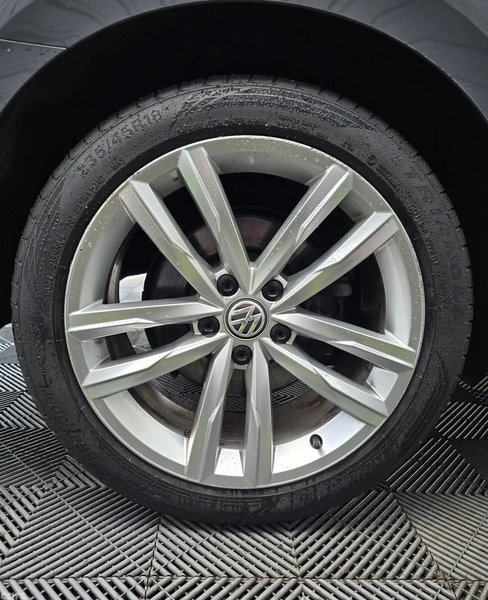 Volkswagen Passat Saloon, Diesel, 2018, Grey