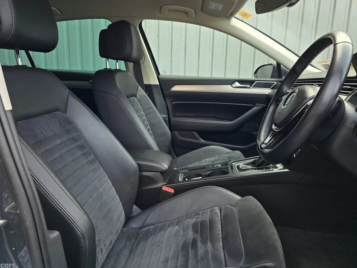 Volkswagen Passat Saloon, Diesel, 2018, Grey