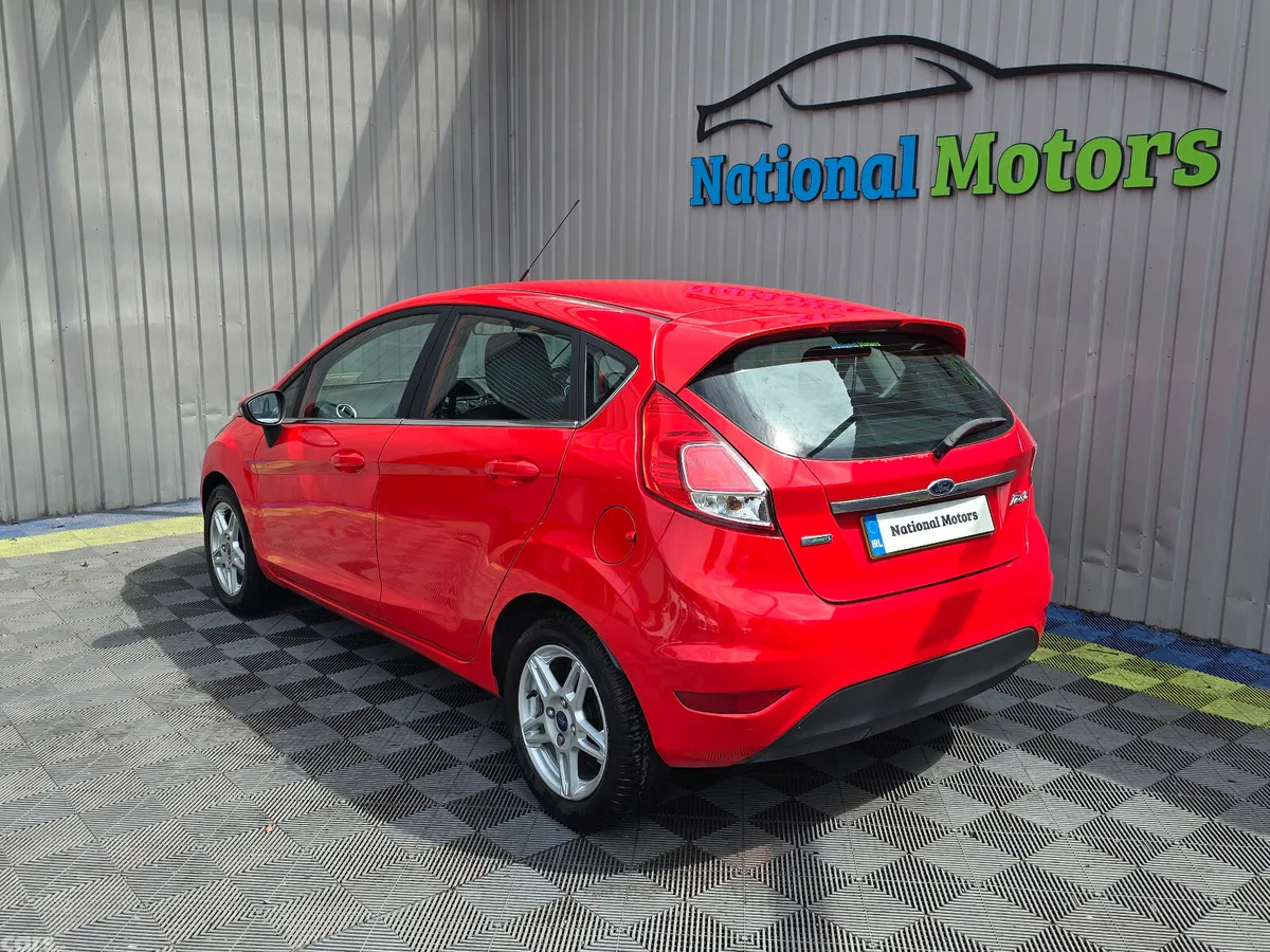 Ford Fiesta Hatchback, Petrol, 2014, Red