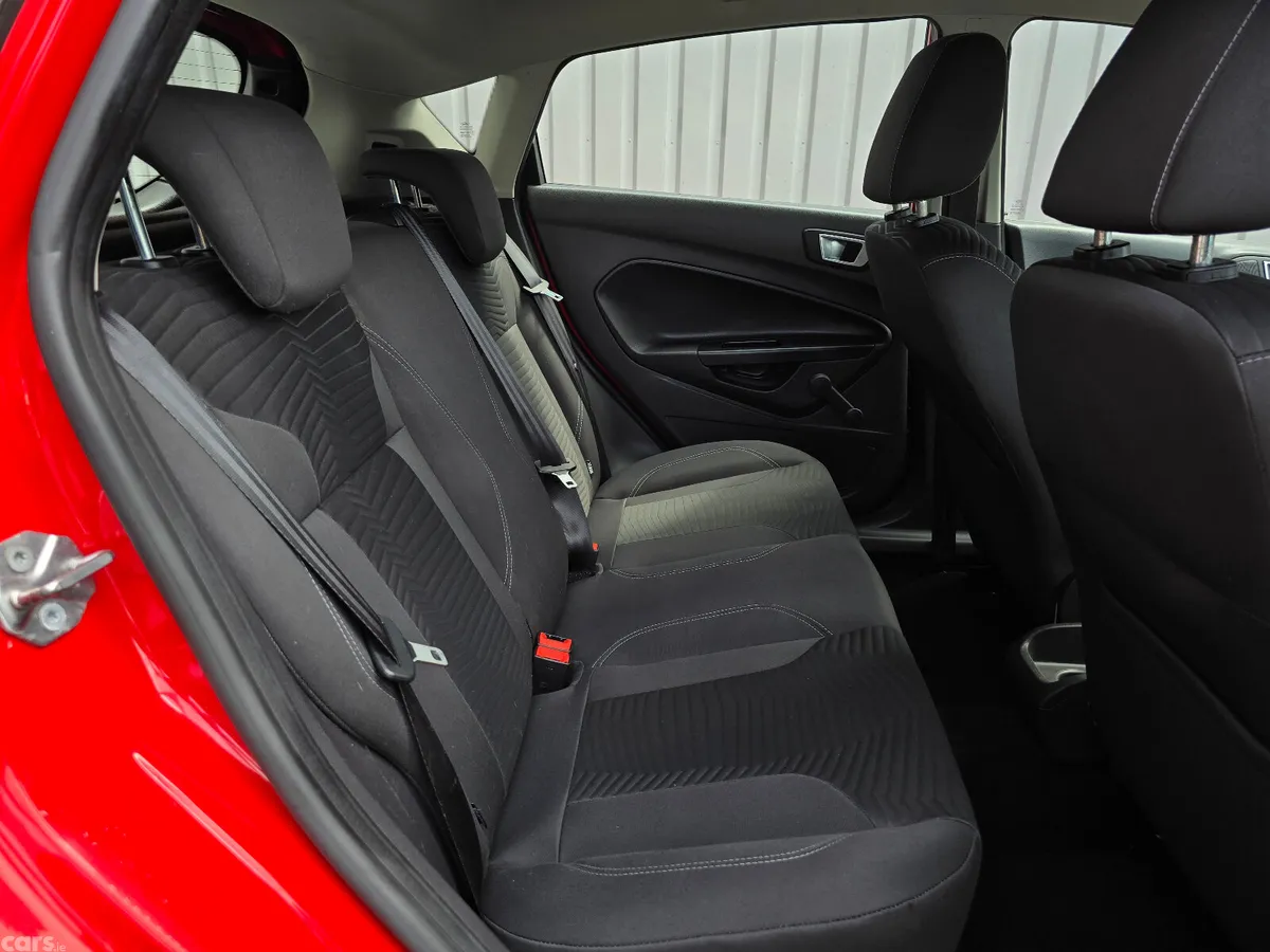 Ford Fiesta Hatchback, Petrol, 2014, Red