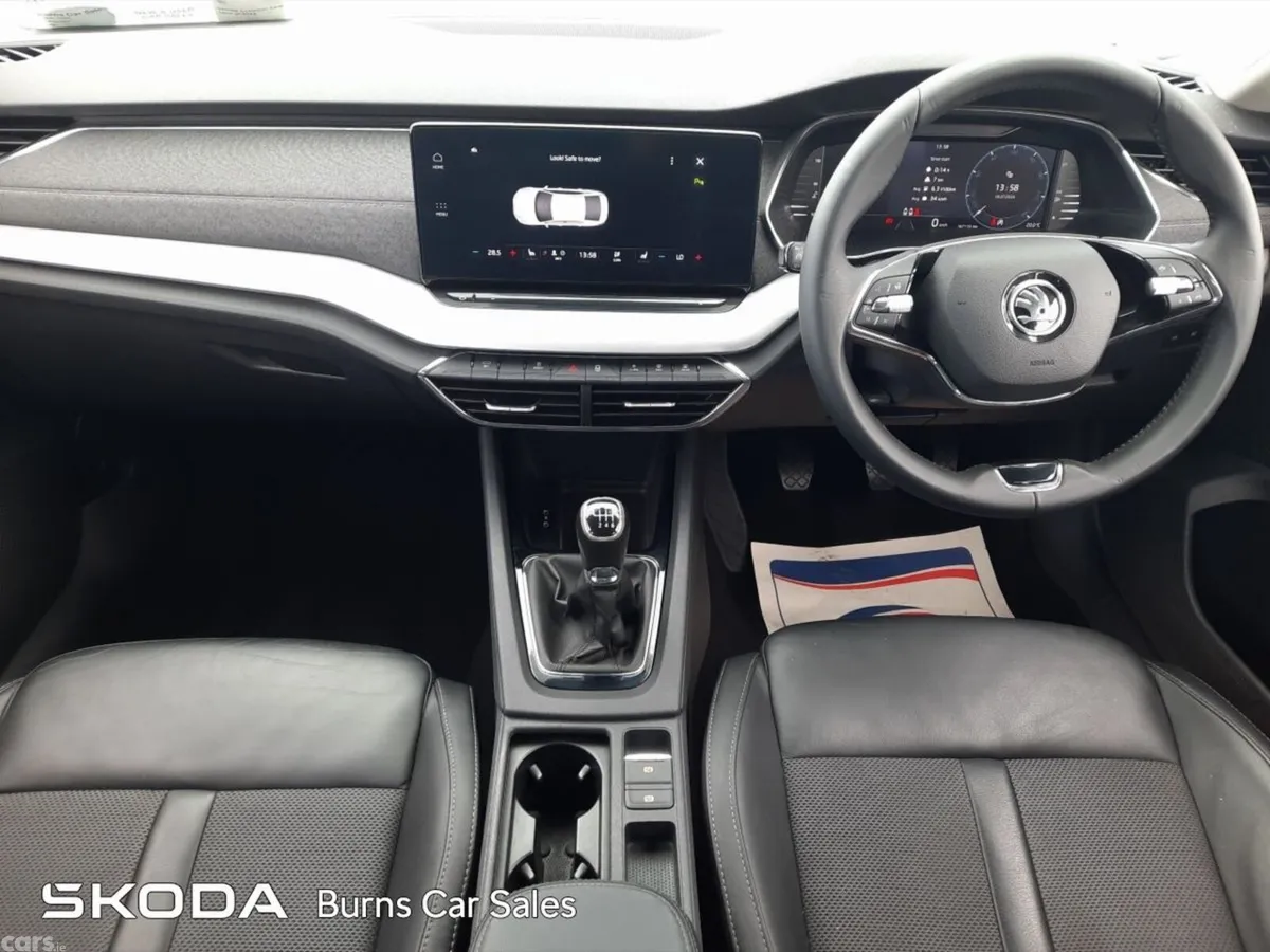 Skoda Octavia Saloon, Diesel, 2023, Grey