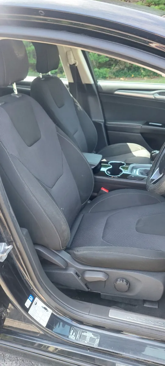 Ford Mondeo Hatchback, Diesel, 2015, Black