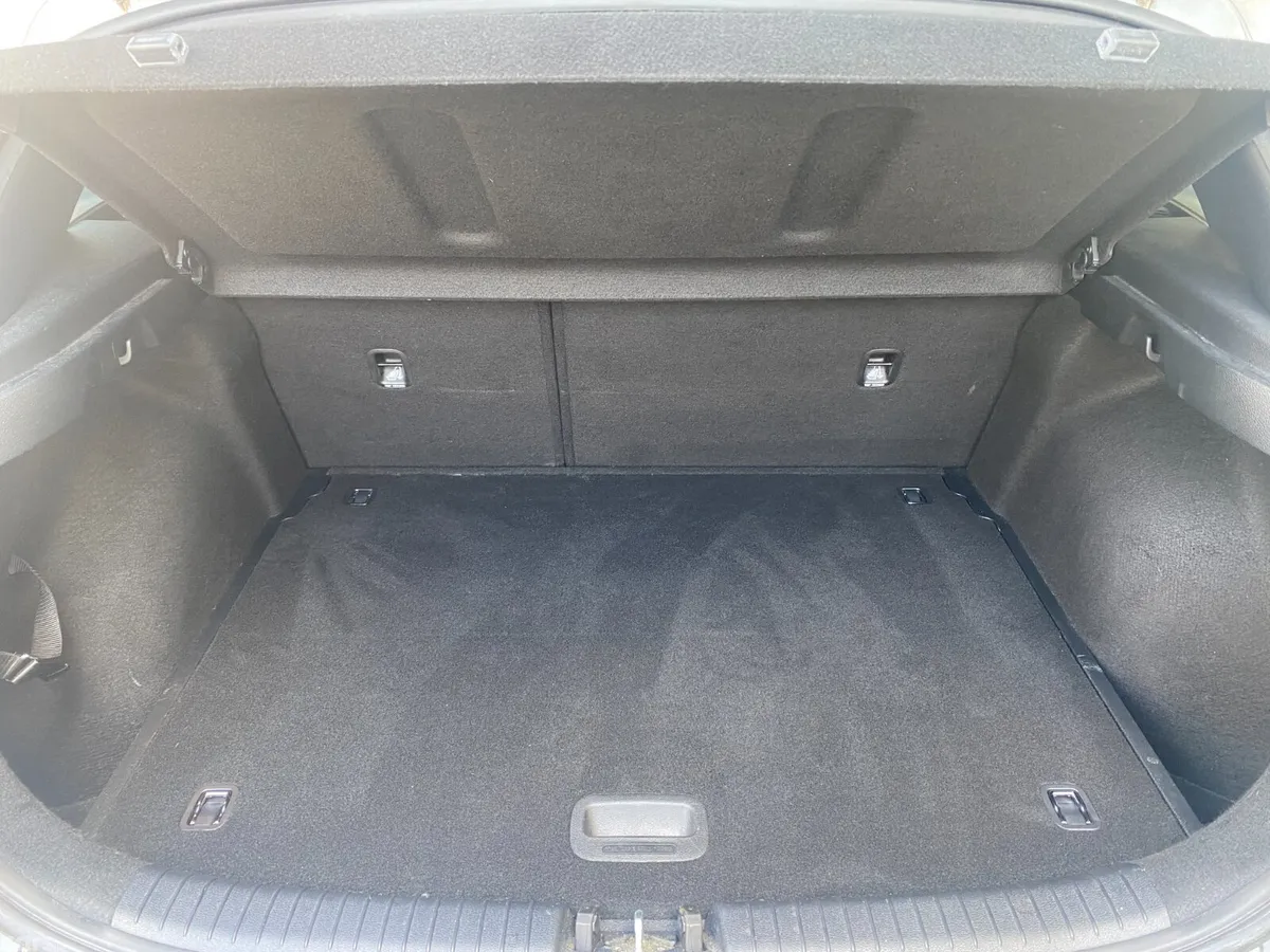 Kia Ceed Hatchback, Petrol, 2021, Grey