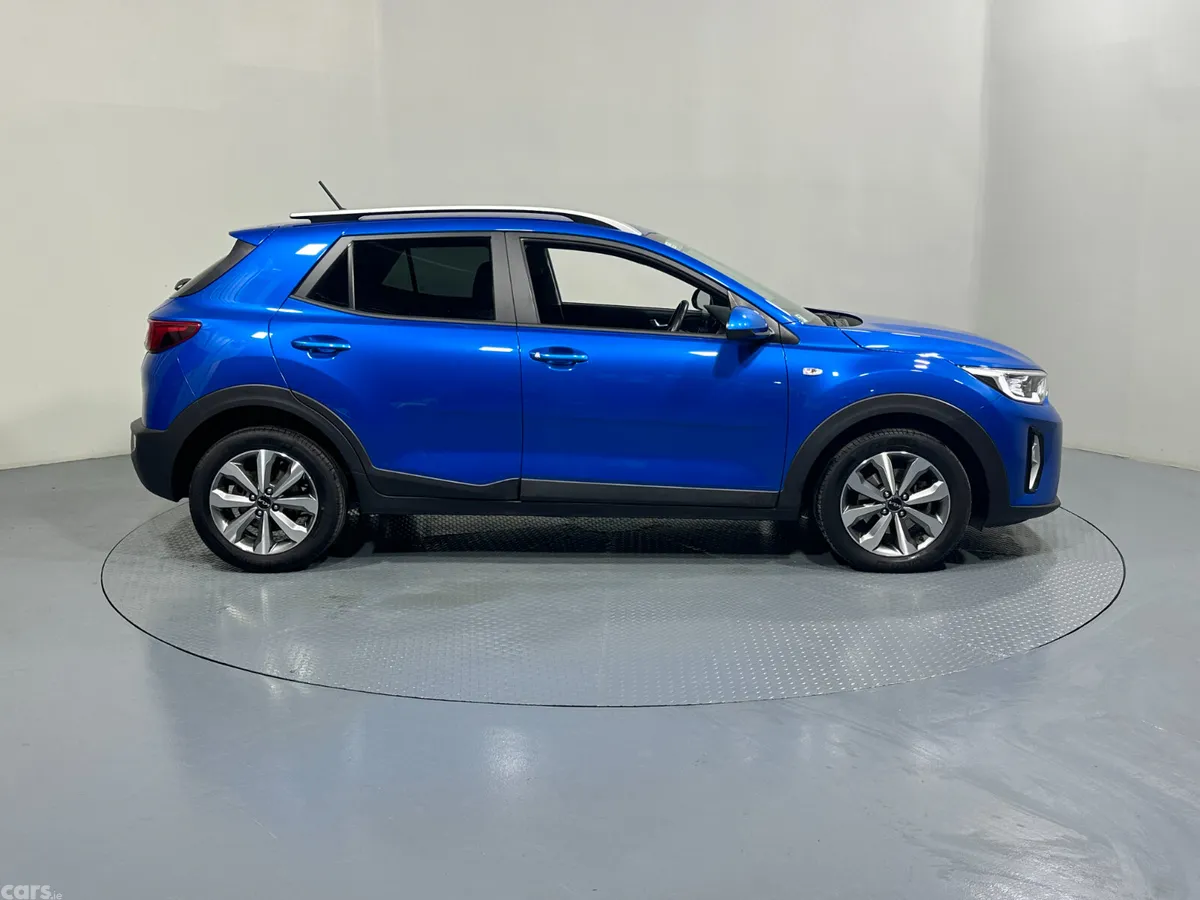 Kia Stonic Estate/Jeep, Petrol, 2023, Blue