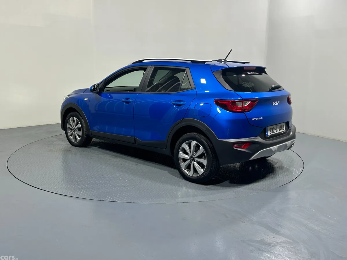 Kia Stonic Estate/Jeep, Petrol, 2023, Blue