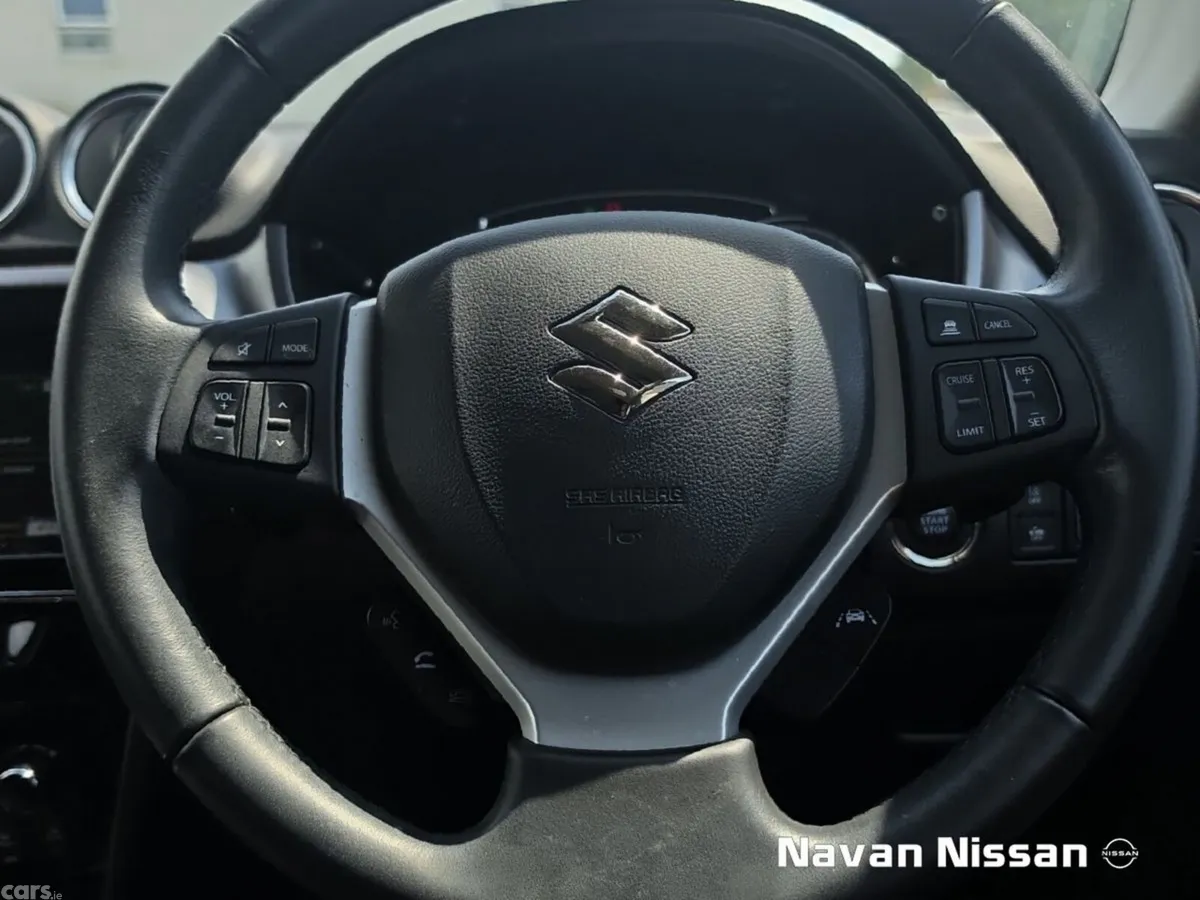 Suzuki Vitara SUV, Petrol Hybrid, 2023, Grey