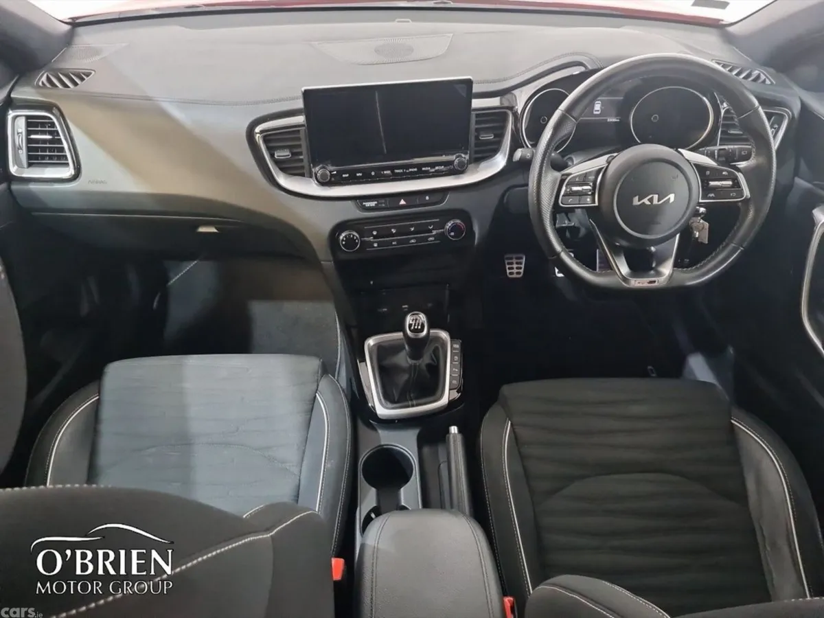 Kia Ceed Hatchback, Diesel, 2022, Red