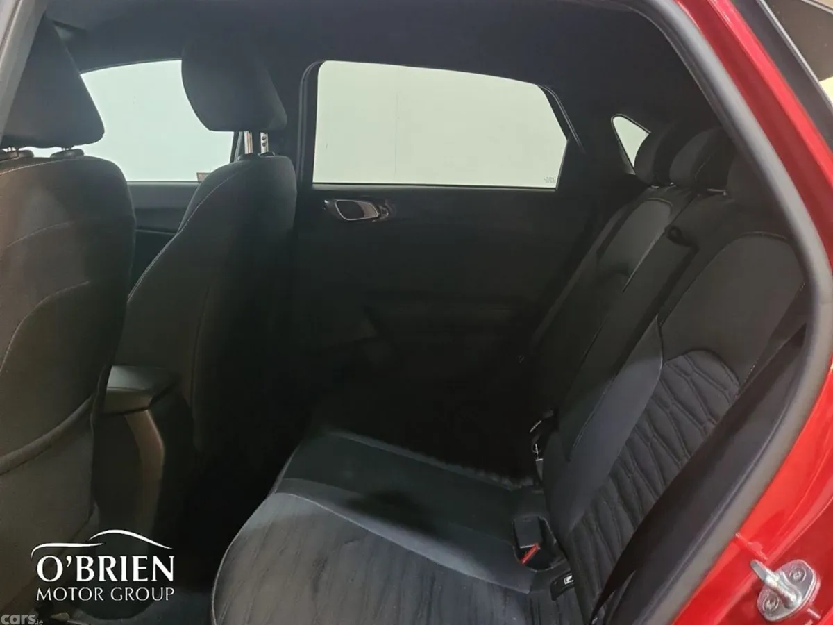 Kia Ceed Hatchback, Diesel, 2022, Red