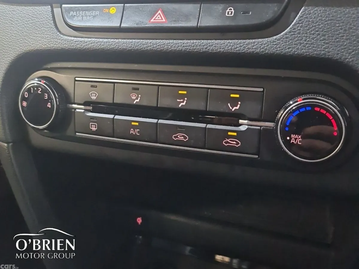 Kia Ceed Hatchback, Diesel, 2022, Red