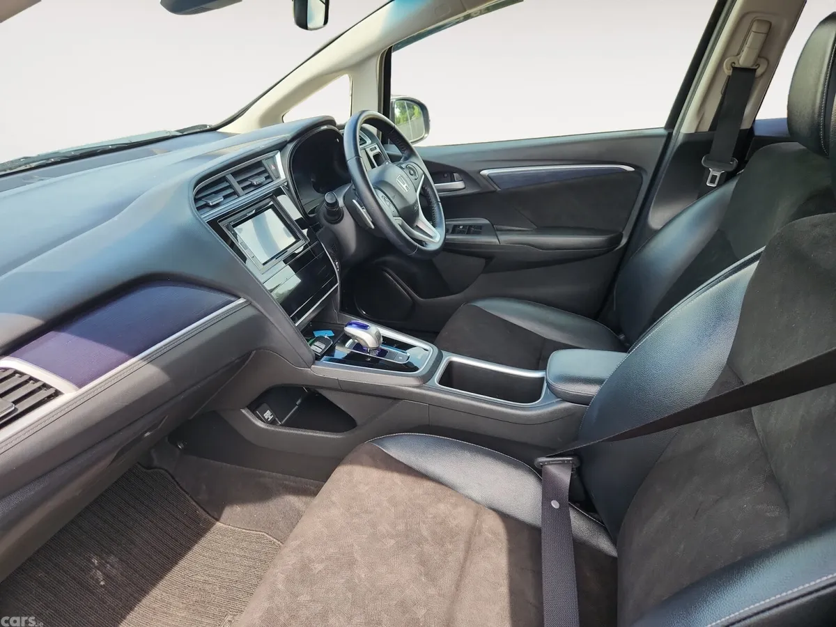 Honda Shuttle MPV, Petrol Hybrid, 2017, Black