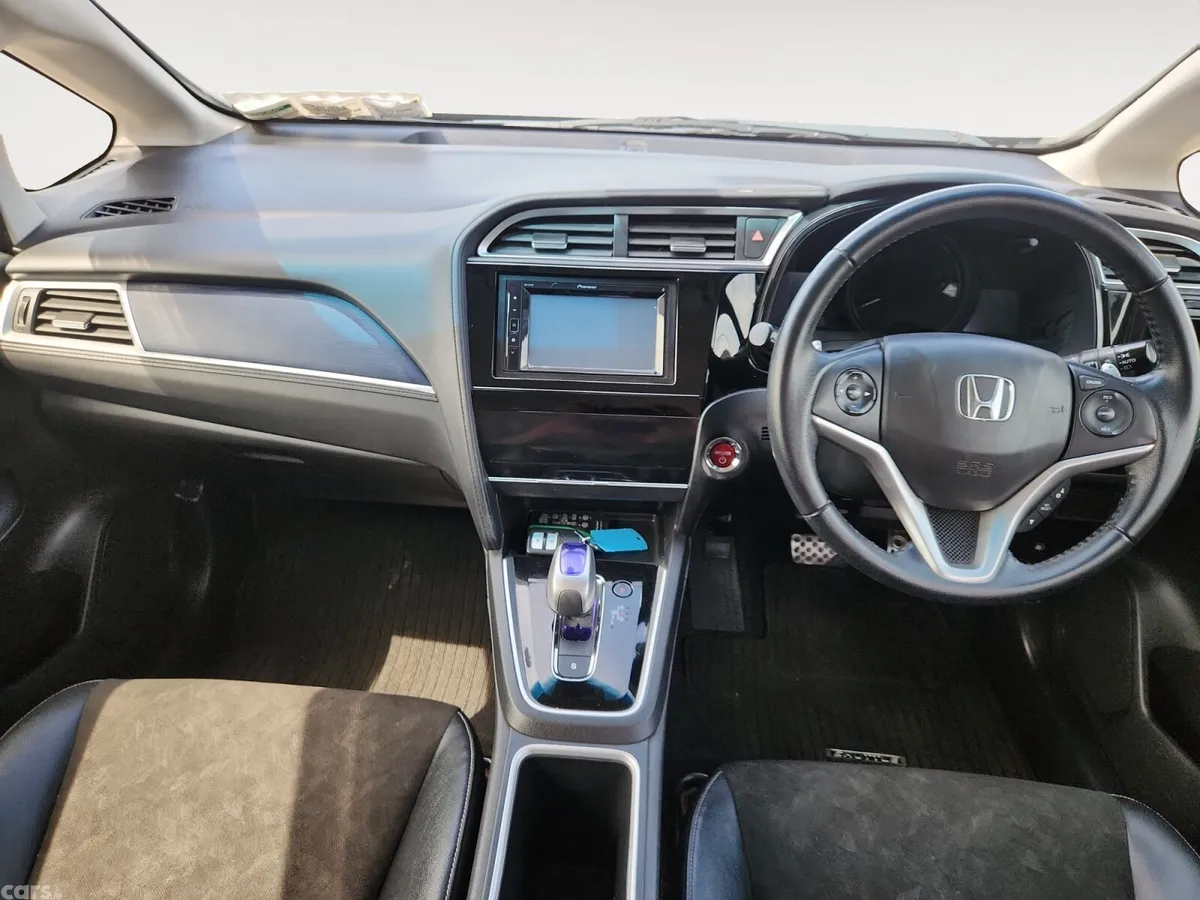 Honda Shuttle MPV, Petrol Hybrid, 2017, Black