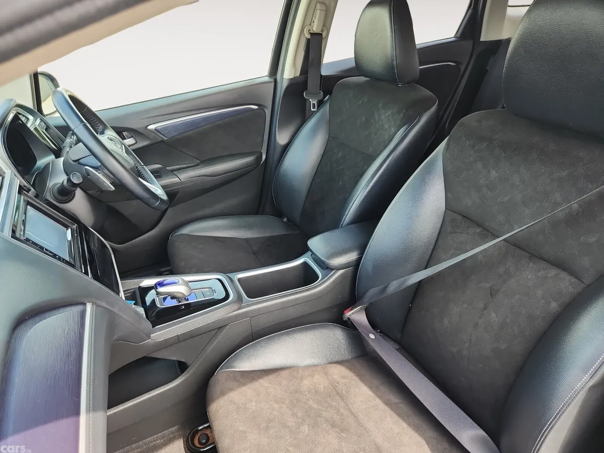 Honda Shuttle MPV, Petrol Hybrid, 2017, Black