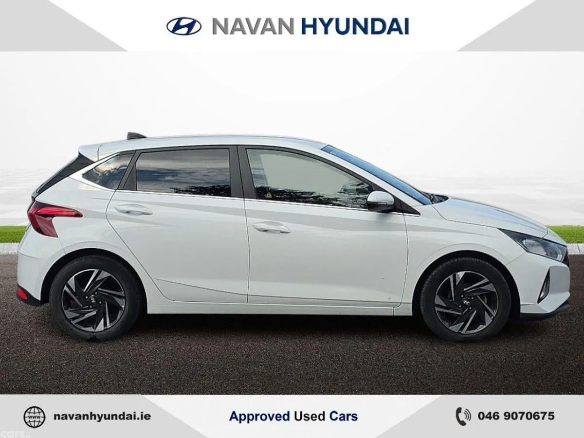 Hyundai i20 Hatchback, Petrol, 2023, White