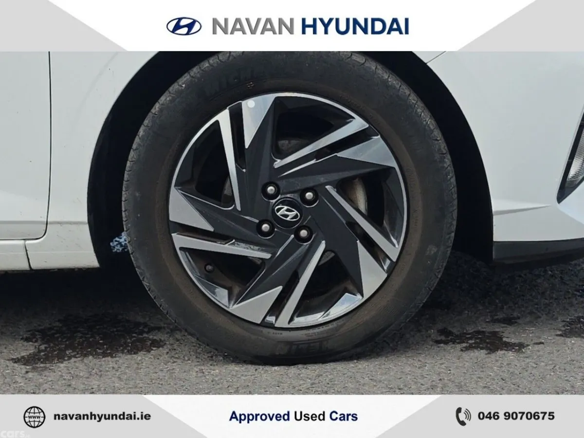 Hyundai i20 Hatchback, Petrol, 2023, White