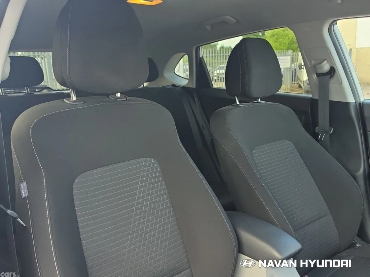 Hyundai i20 Hatchback, Petrol, 2023, White