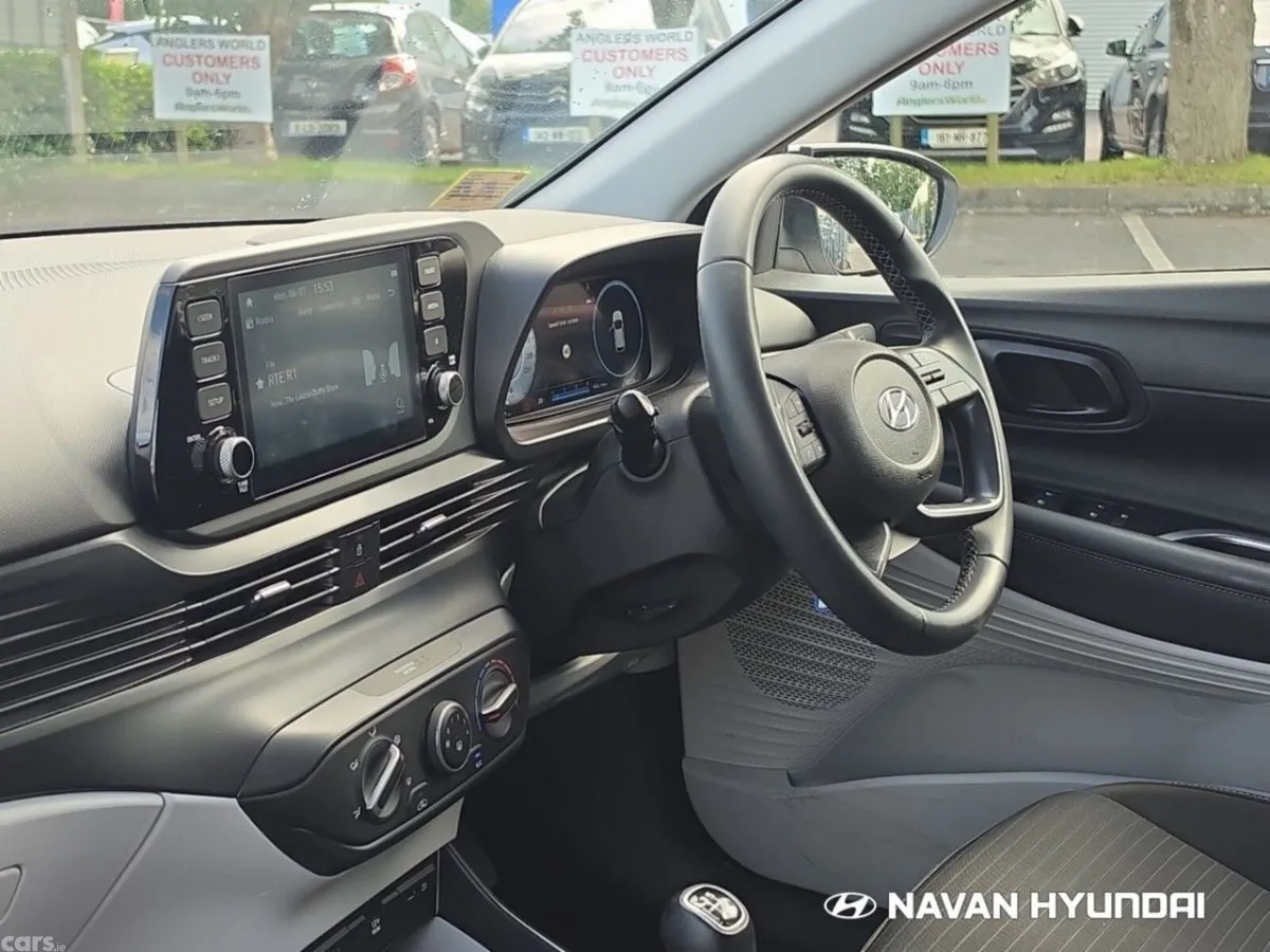 Hyundai i20 Hatchback, Petrol, 2023, White