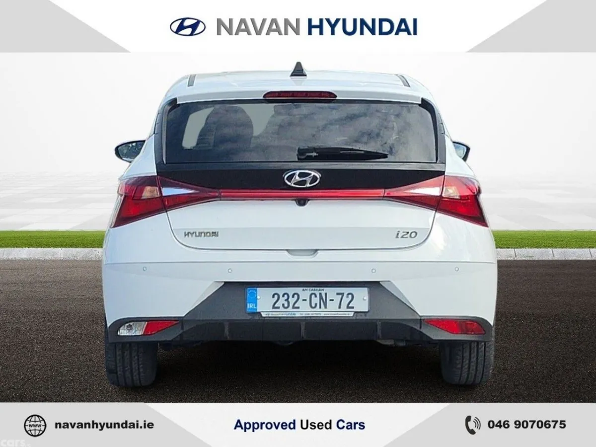 Hyundai i20 Hatchback, Petrol, 2023, White