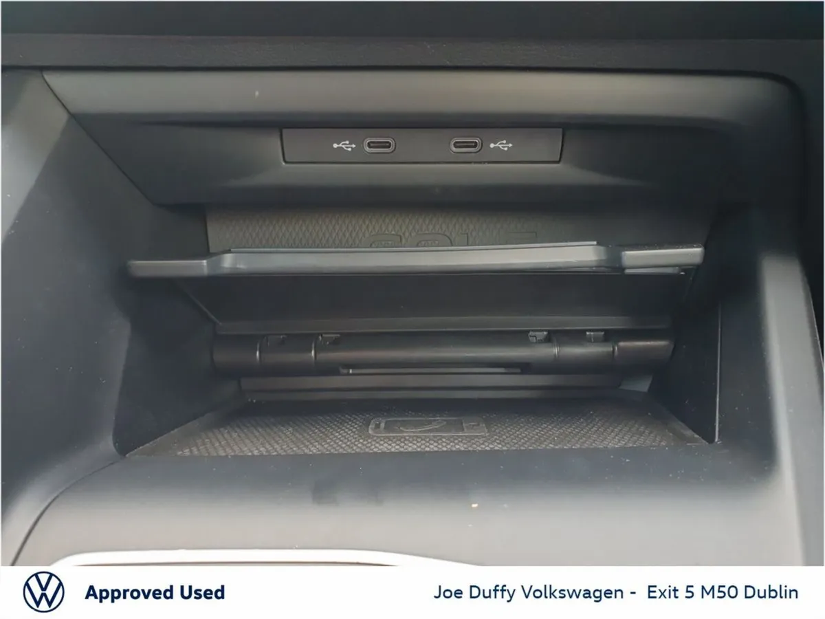 Volkswagen Golf Estate, Petrol, 2022, White