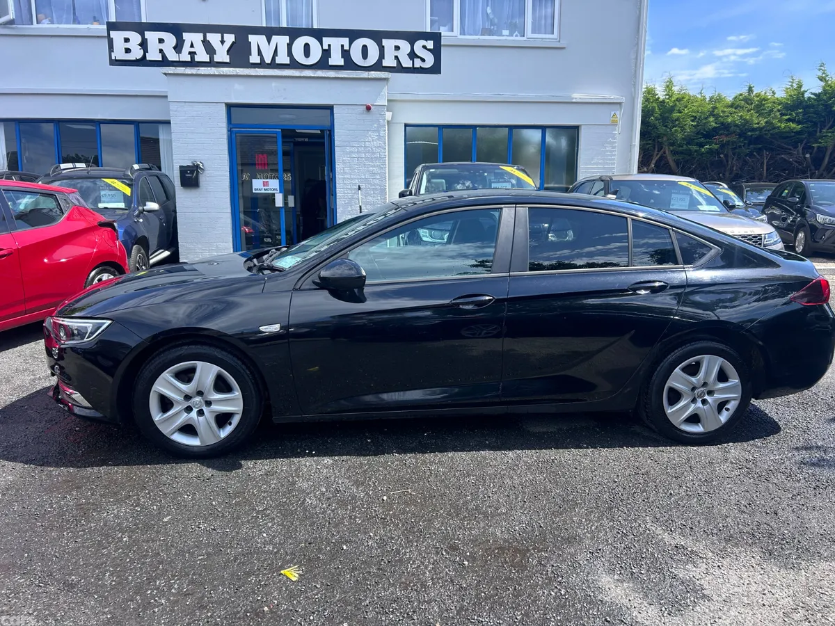 Opel Insignia Hatchback, Diesel, 2018, Black
