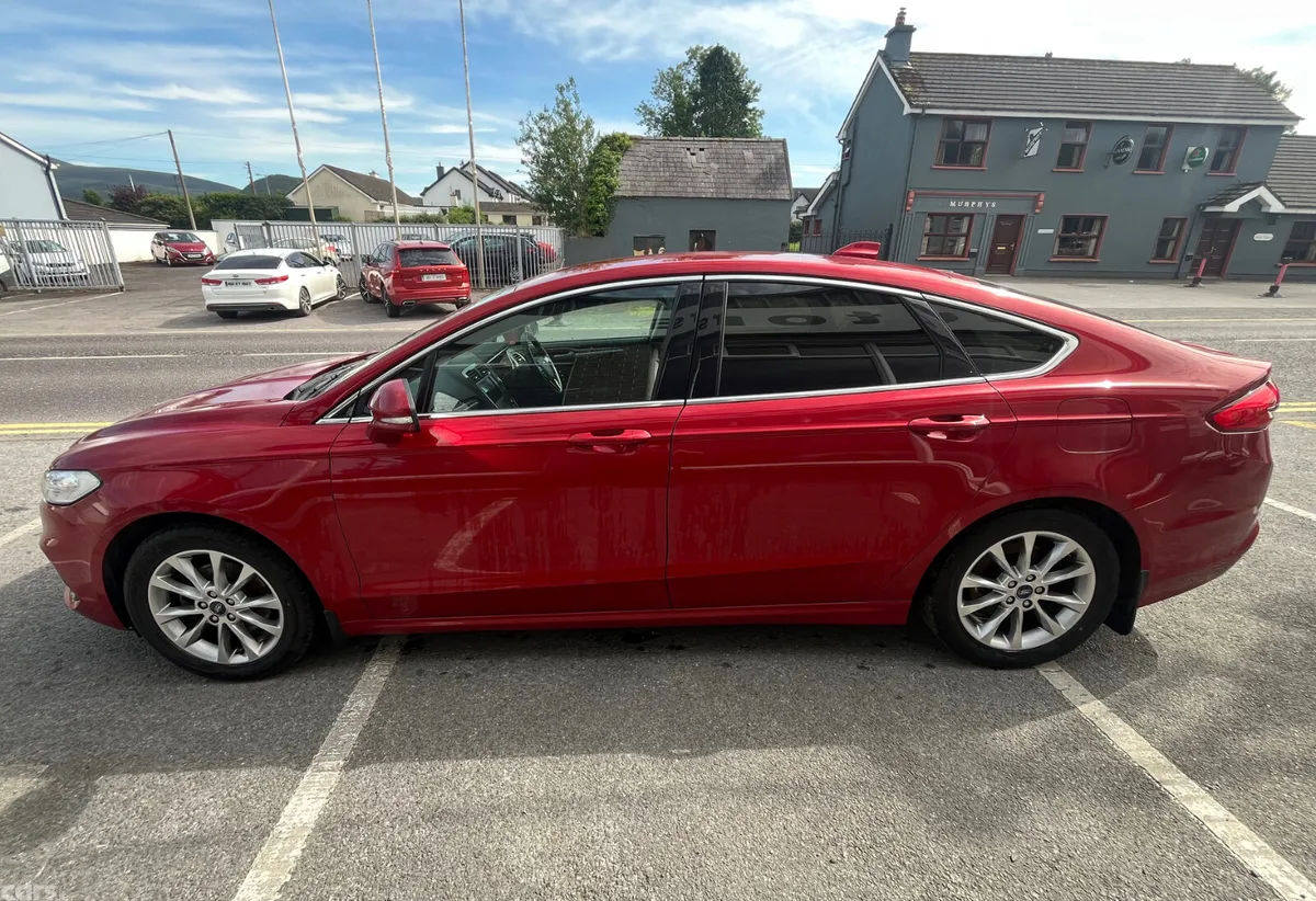 Ford Mondeo Hatchback, Diesel, 2021, Red