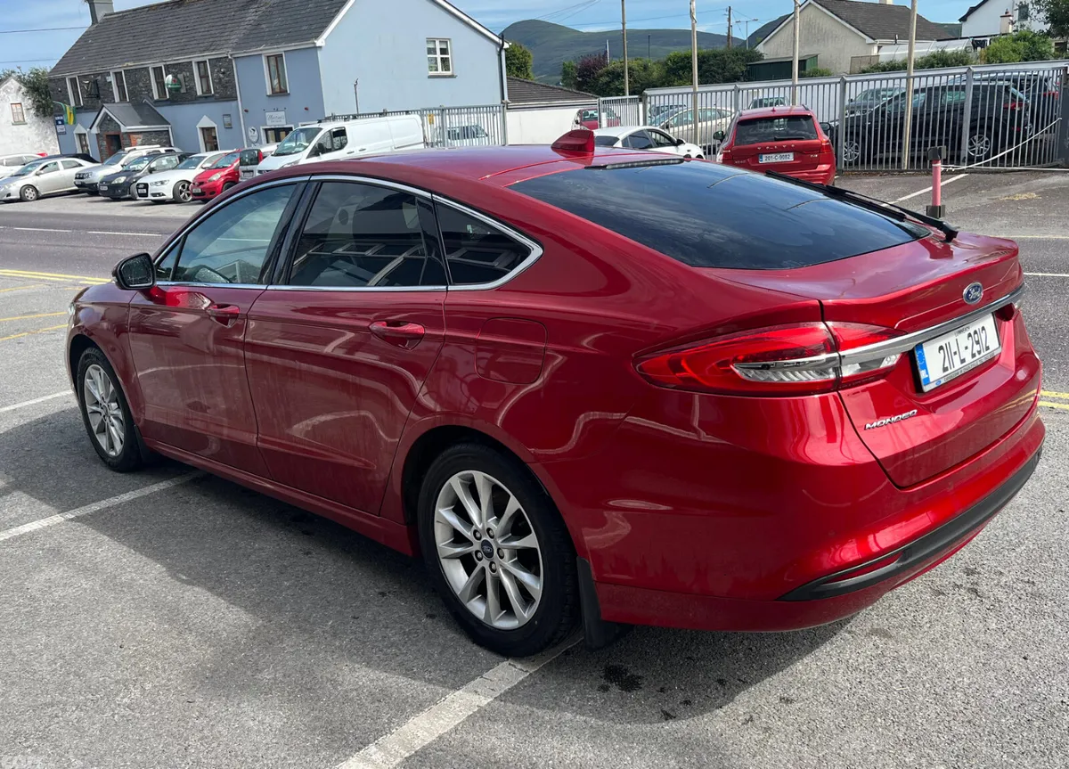 Ford Mondeo Hatchback, Diesel, 2021, Red