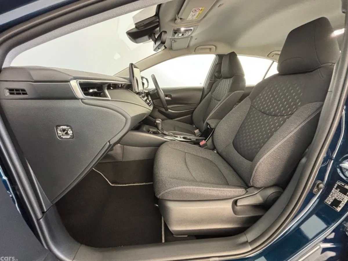 Toyota Corolla Saloon, Petrol Hybrid, 2025, Blue