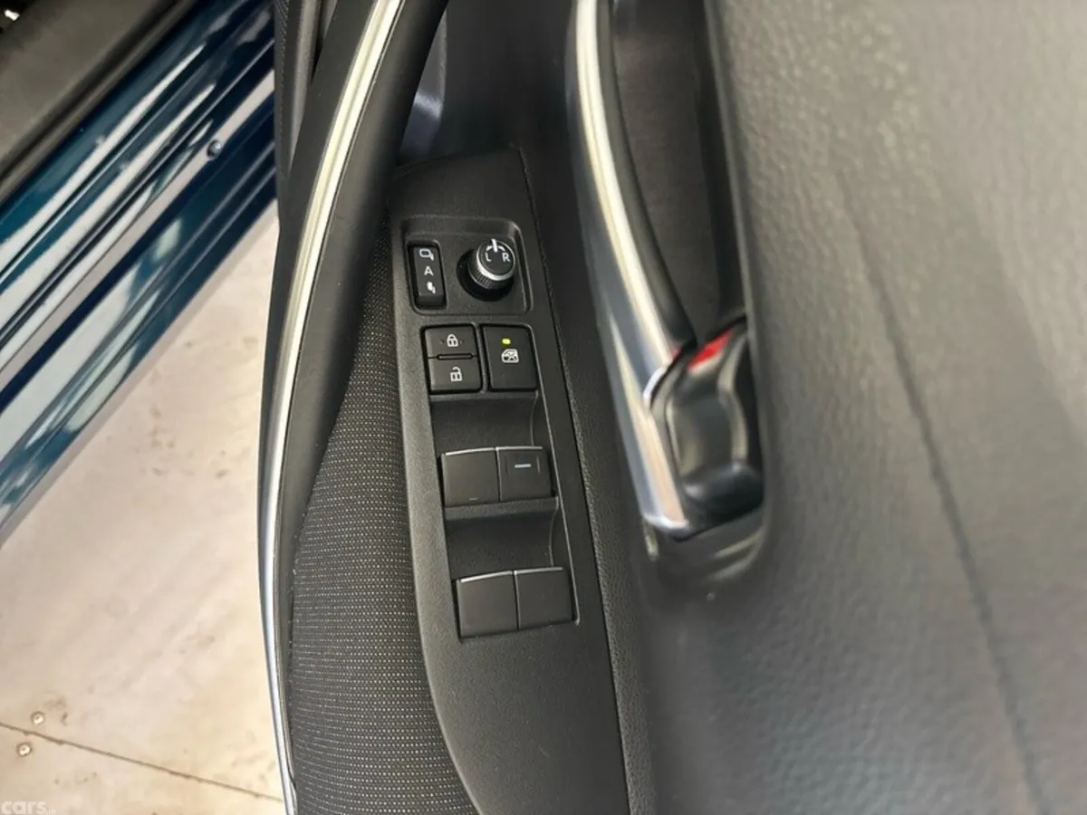 Toyota Corolla Saloon, Petrol Hybrid, 2025, Blue