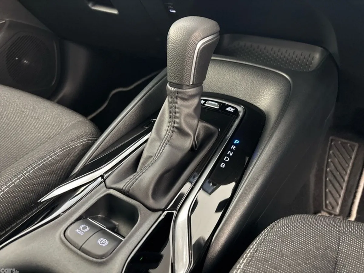 Toyota Corolla Saloon, Petrol Hybrid, 2025, Blue