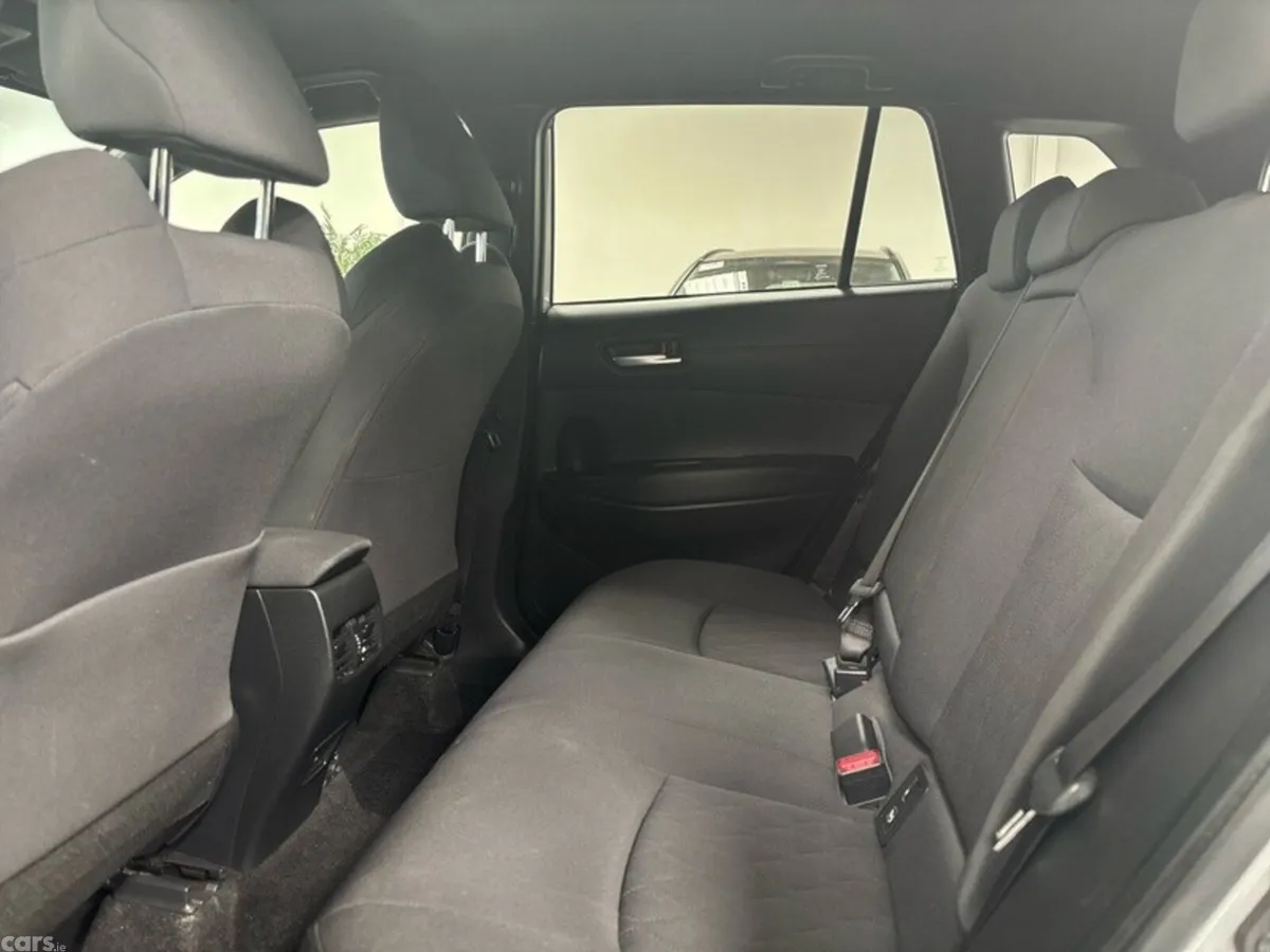 Toyota Corolla Cross Hatchback, Petrol Hybrid, 2023, Silver