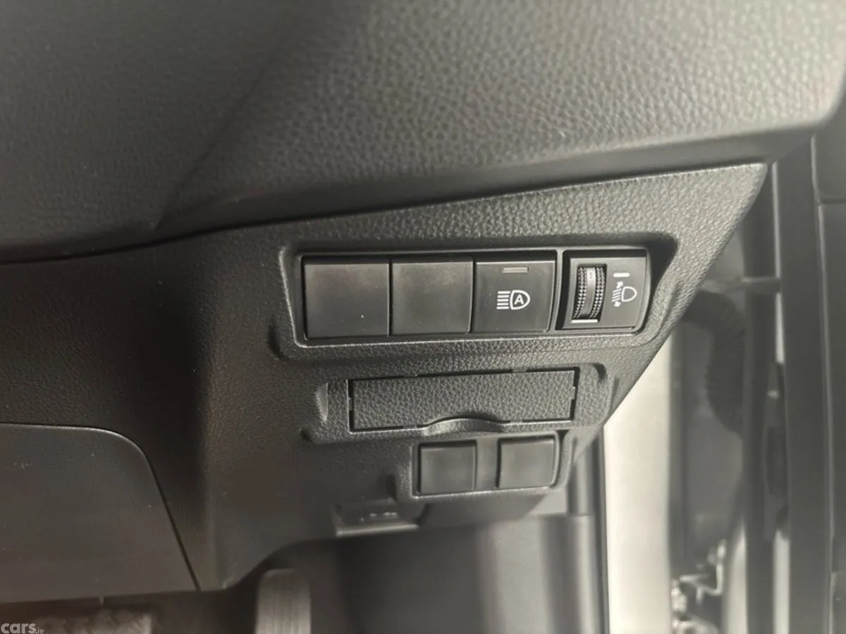 Toyota Corolla Cross Hatchback, Petrol Hybrid, 2023, Silver