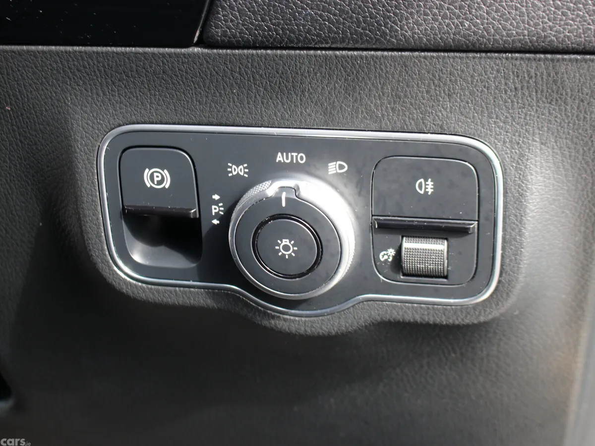 Mercedes-Benz GLA SUV, Petrol Plug-in Hybrid, 2021, Blue