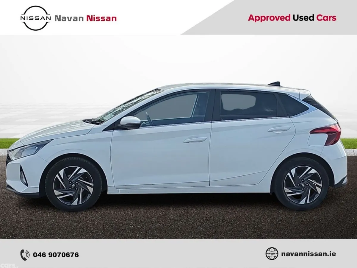 Hyundai i20 Hatchback, Petrol, 2023, White