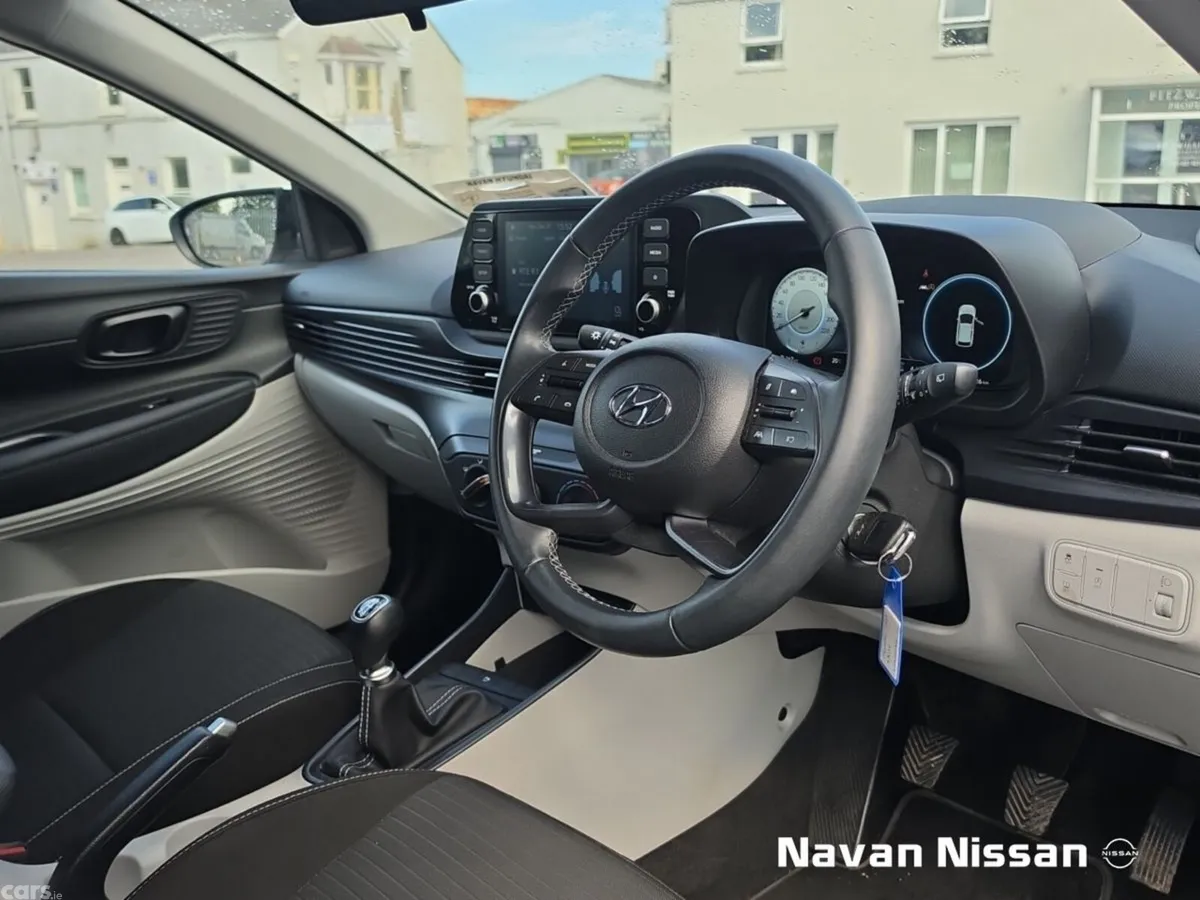 Hyundai i20 Hatchback, Petrol, 2023, White