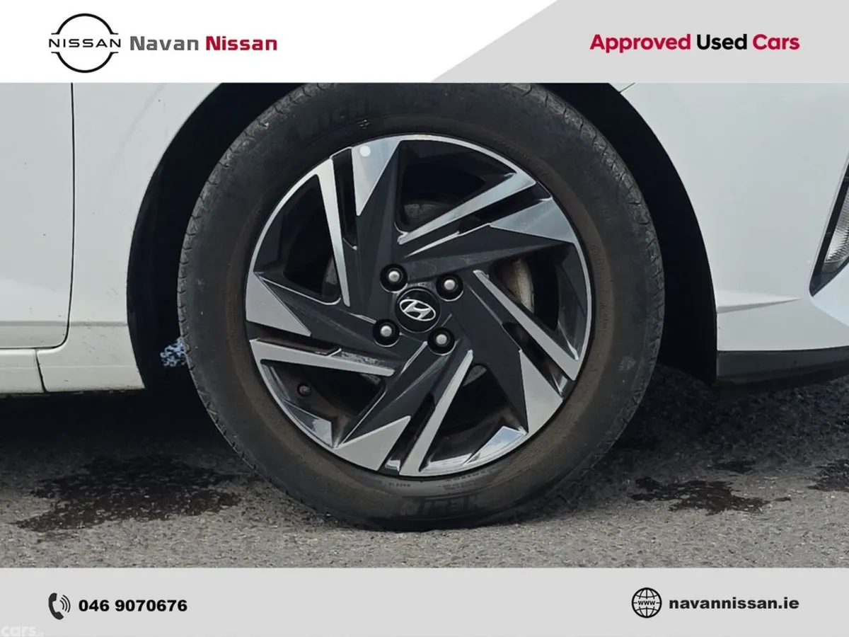 Hyundai i20 Hatchback, Petrol, 2023, White