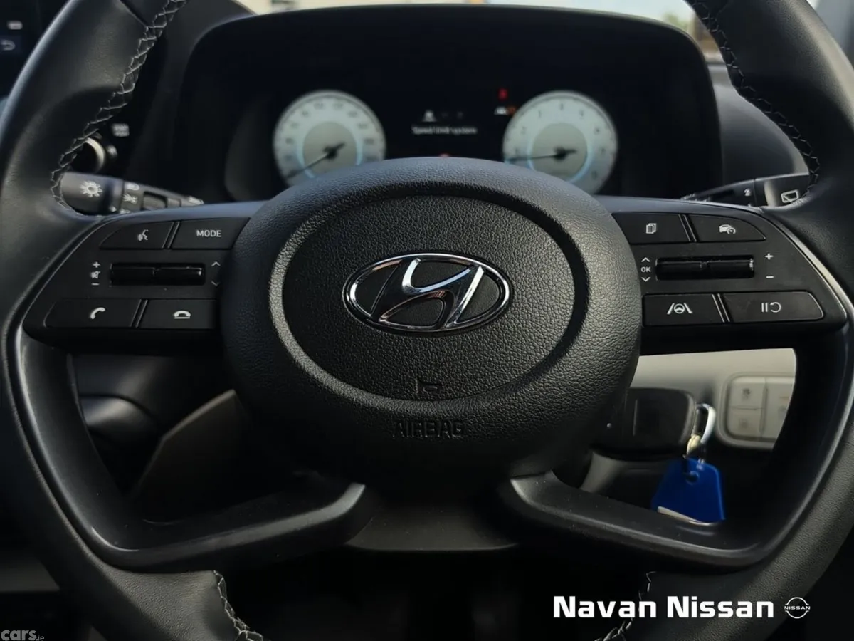 Hyundai i20 Hatchback, Petrol, 2023, White