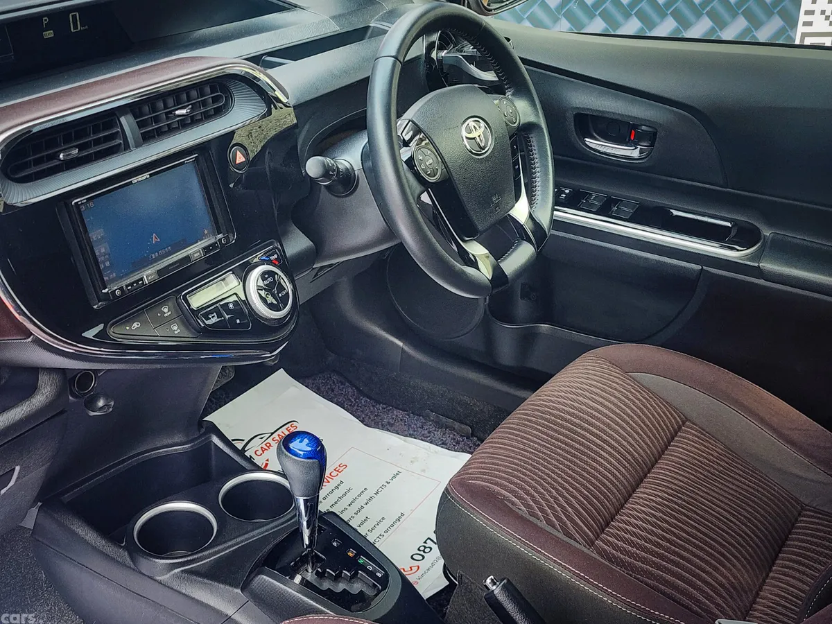 Toyota Aqua Hatchback, Petrol Hybrid, 2017, Black