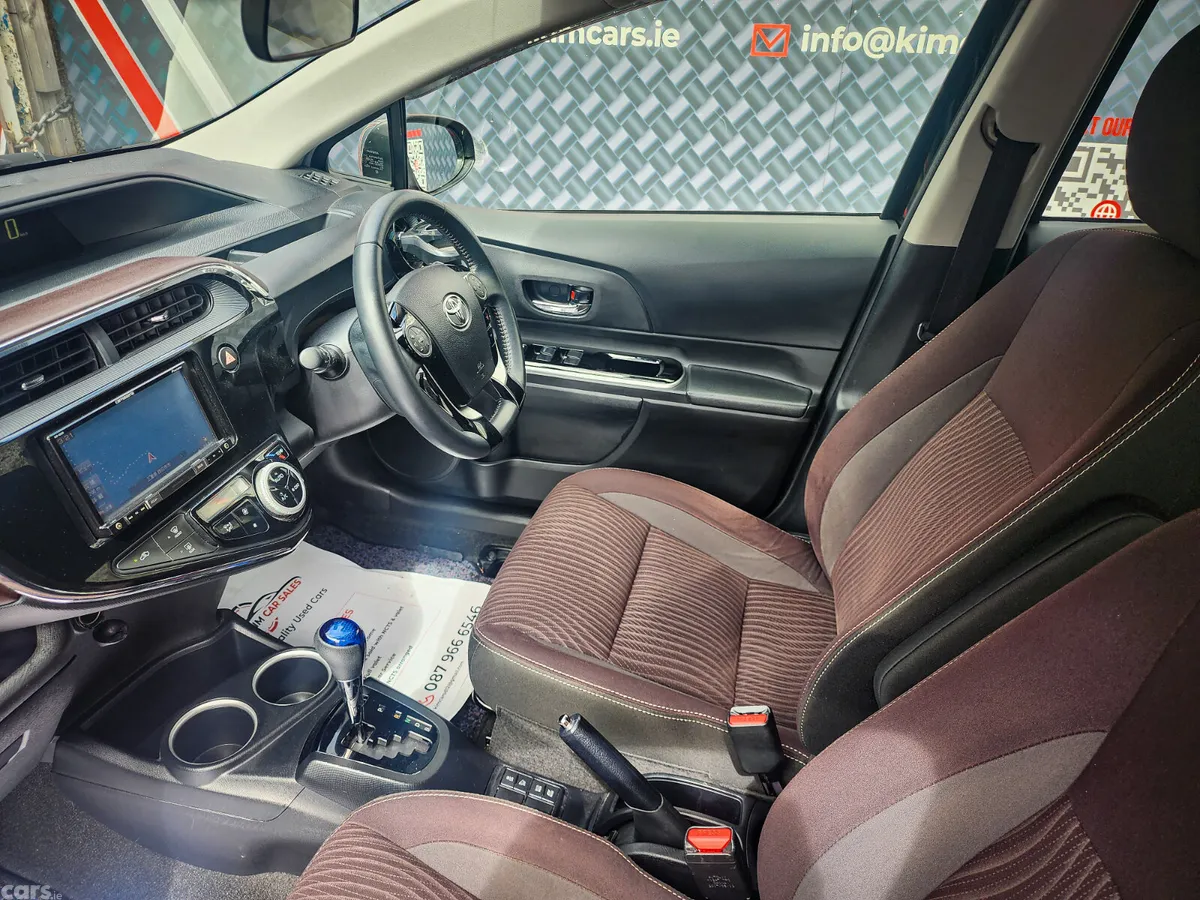 Toyota Aqua Hatchback, Petrol Hybrid, 2017, Black