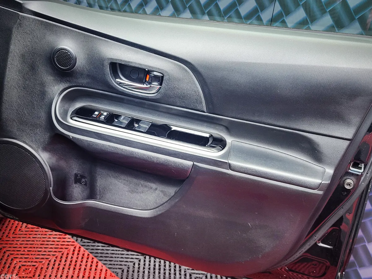 Toyota Aqua Hatchback, Petrol Hybrid, 2017, Black