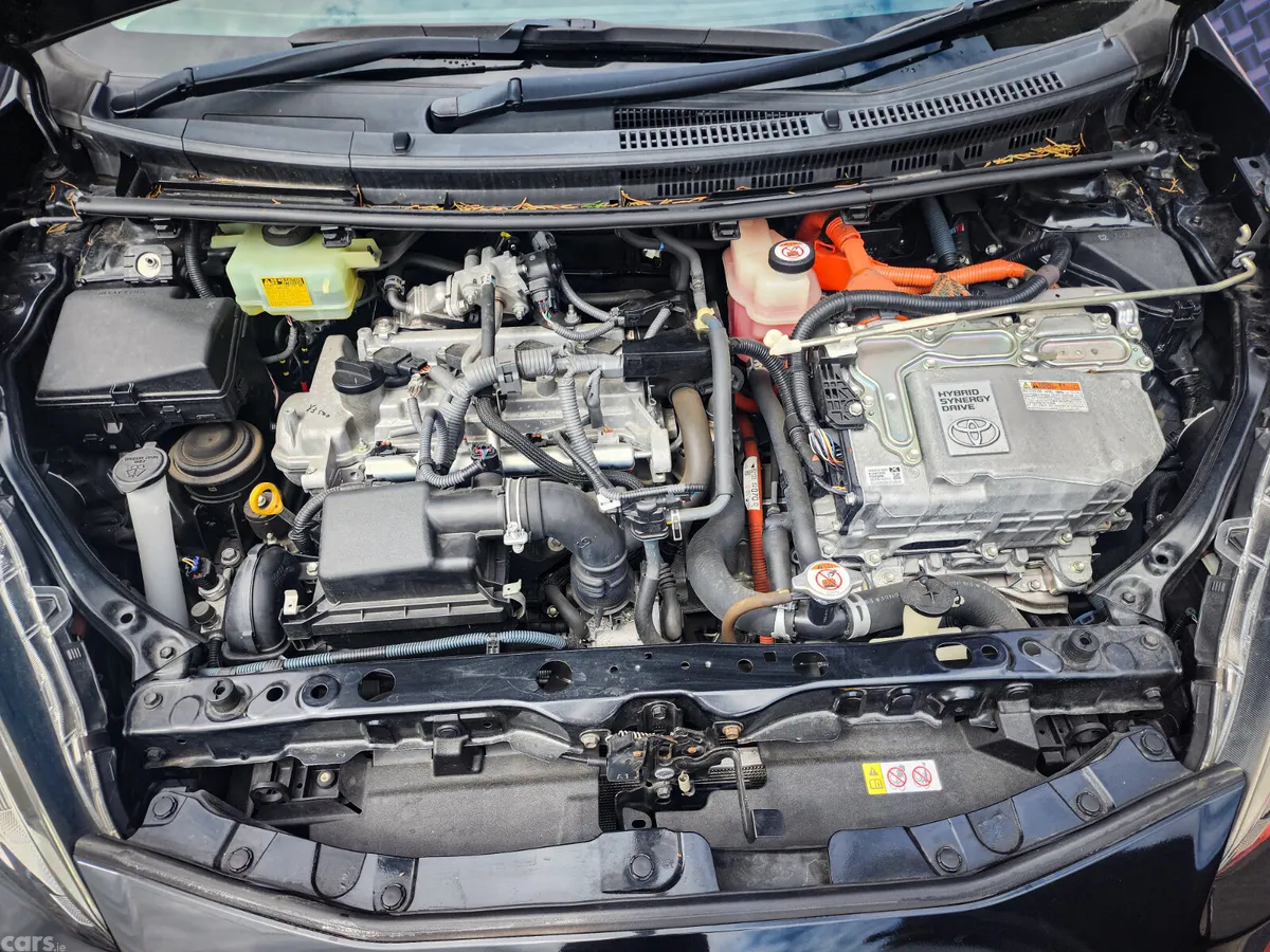 Toyota Aqua Hatchback, Petrol Hybrid, 2017, Black