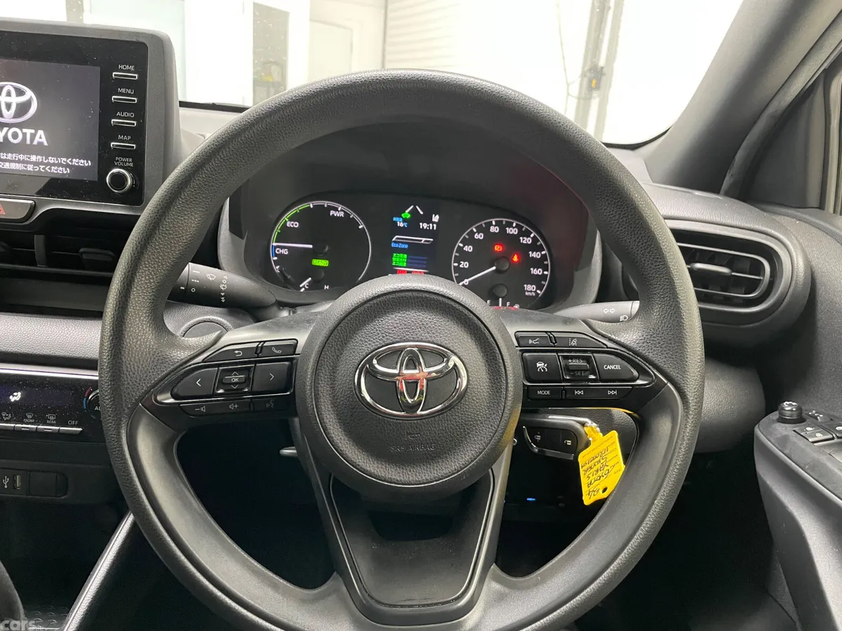 Toyota Yaris Hatchback, Petrol Hybrid, 2021, Silver