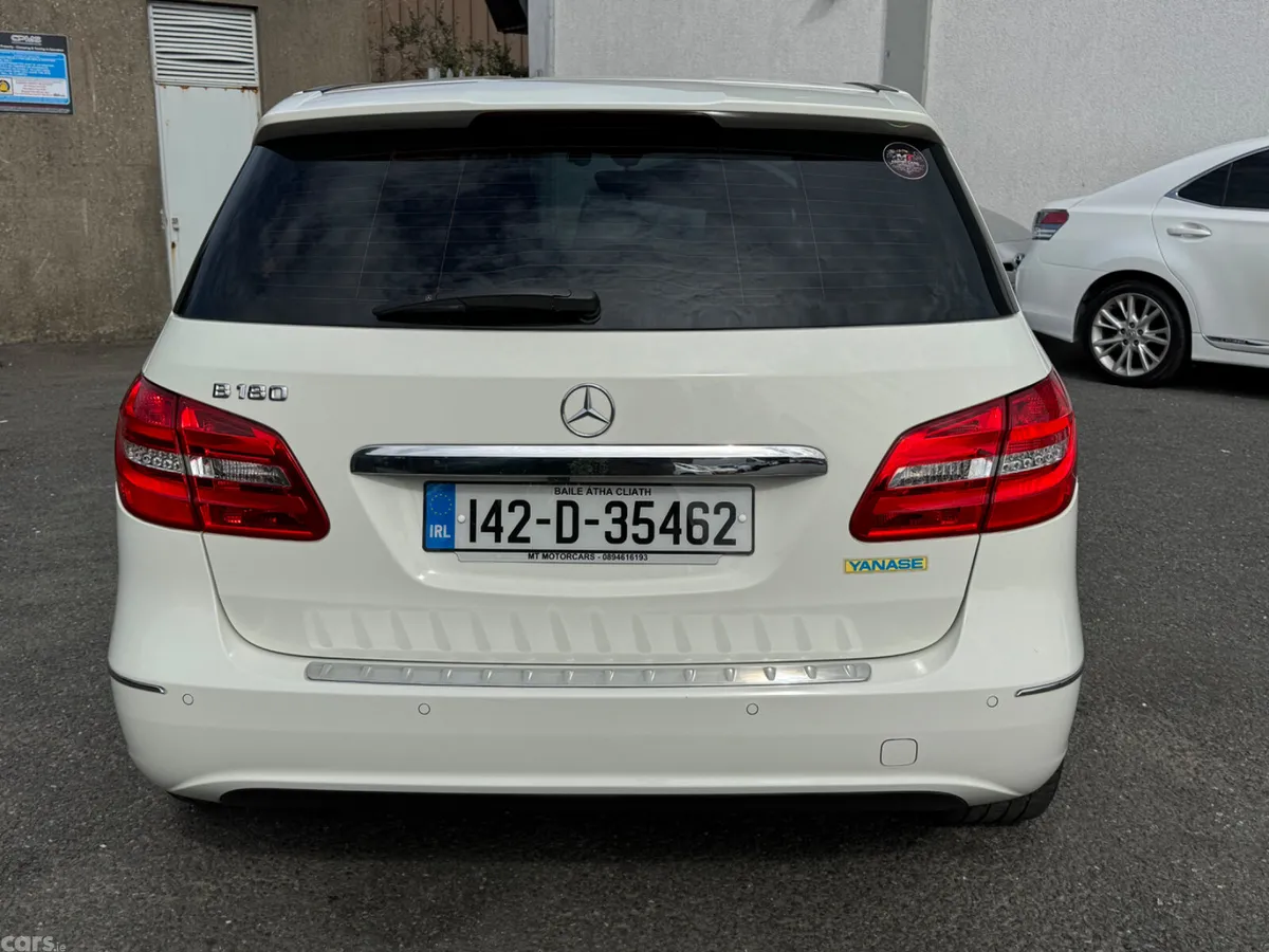 Mercedes-Benz B-Class MPV, Petrol, 2014, White