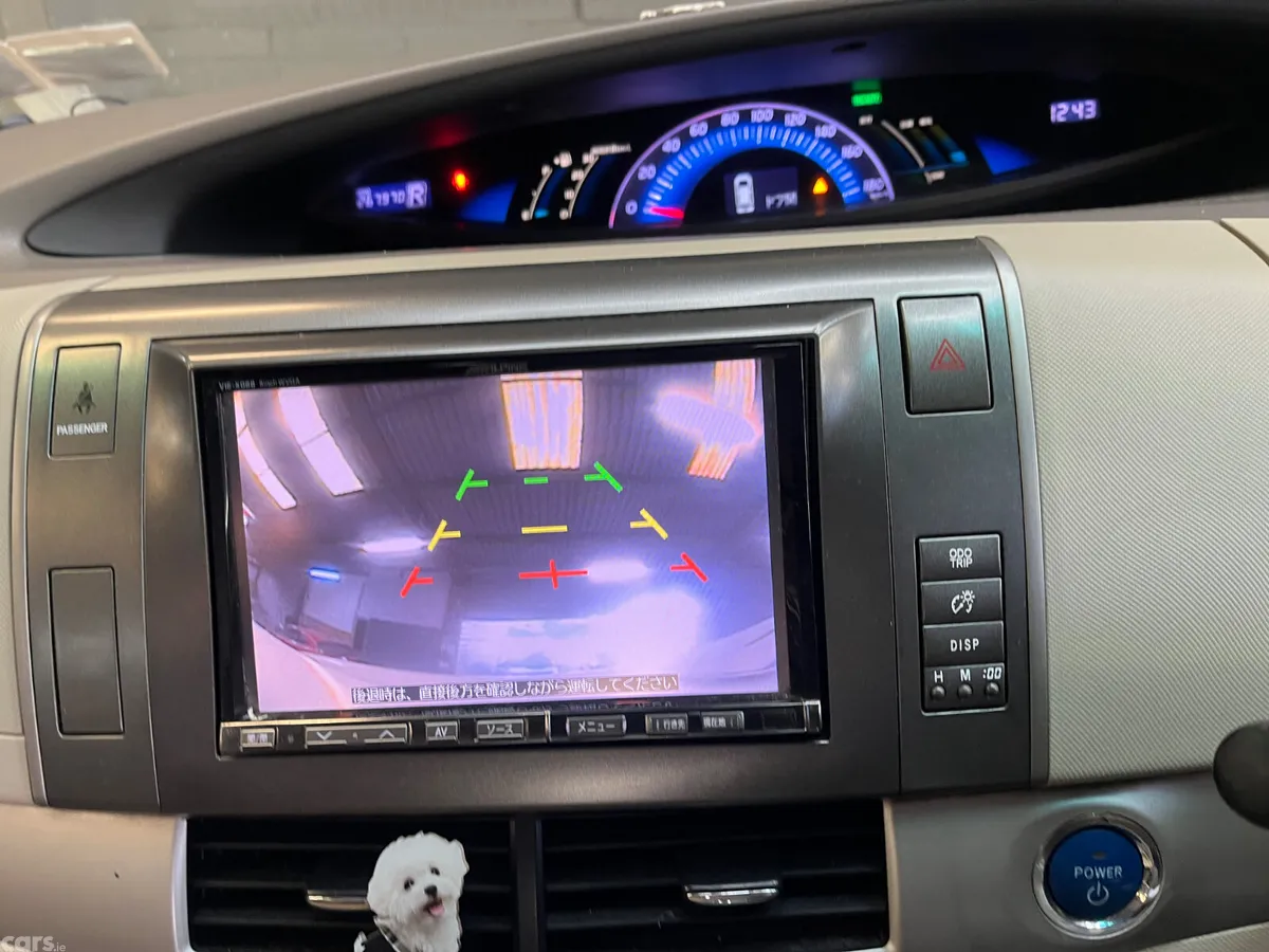 Toyota Estima MPV, Petrol Hybrid, 2011, White