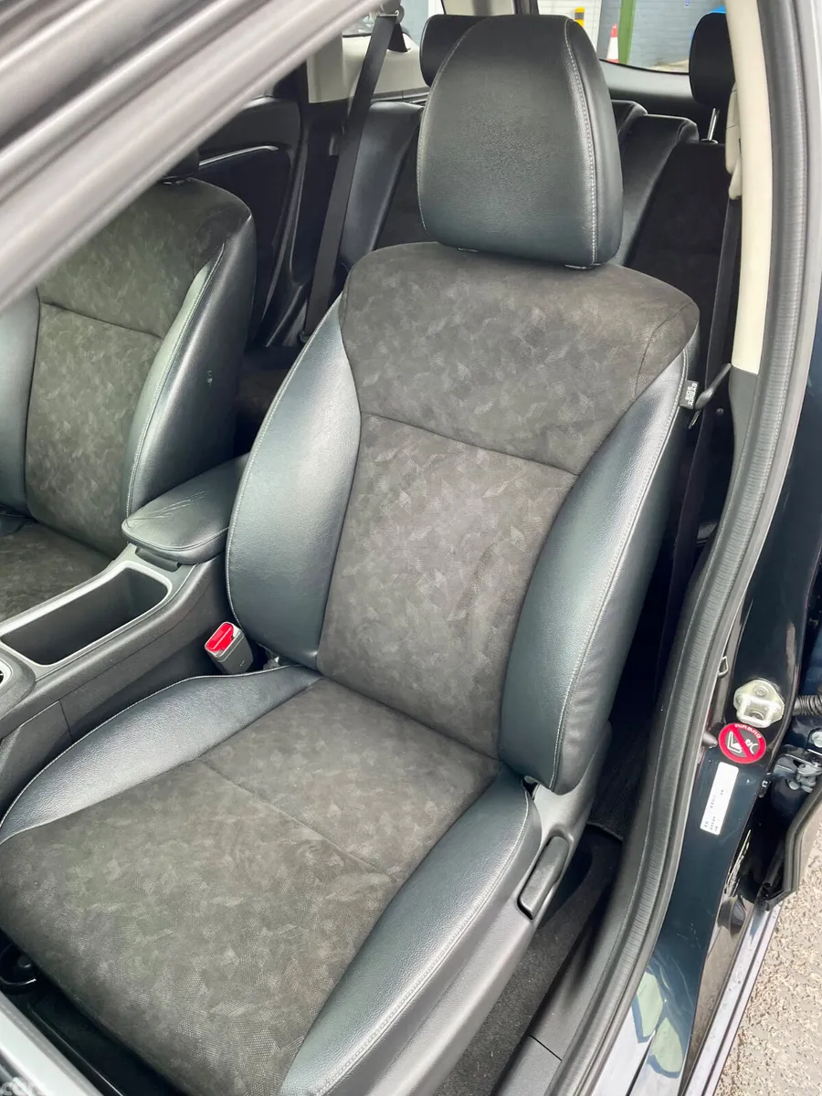 Honda Shuttle MPV, Petrol Hybrid, 2015, Black
