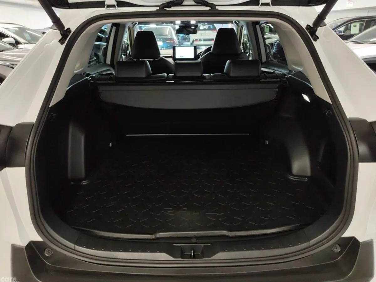 Toyota RAV4 SUV, Petrol Hybrid, 2024, White