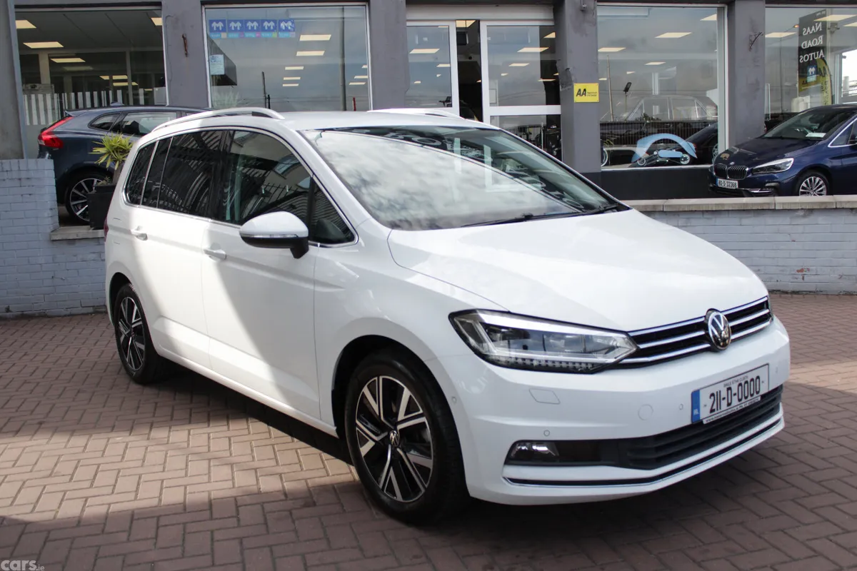 Volkswagen Touran MPV, Diesel, 2021, White