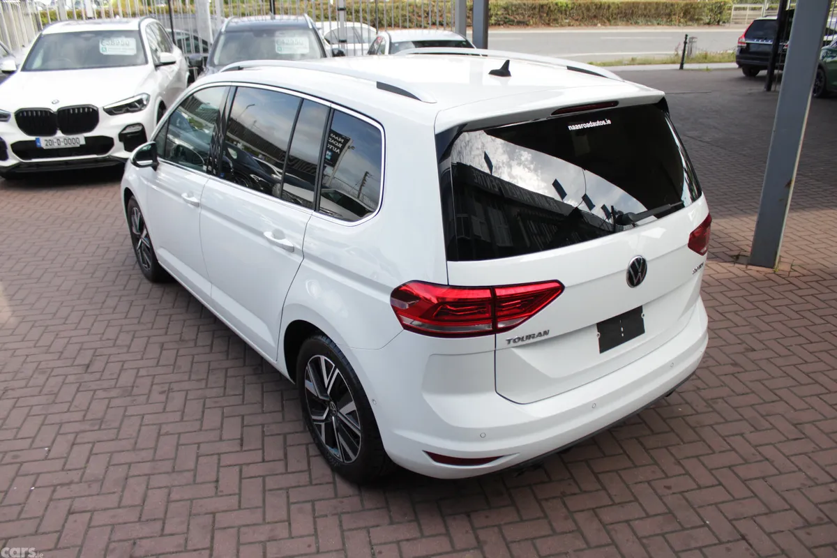 Volkswagen Touran MPV, Diesel, 2021, White