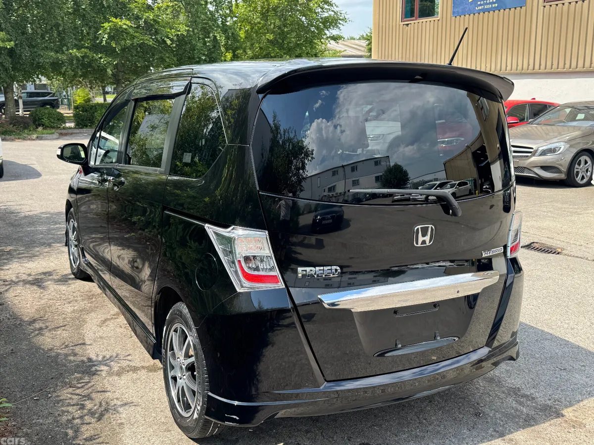 Honda Freed MPV, Petrol Hybrid, 2012, Black