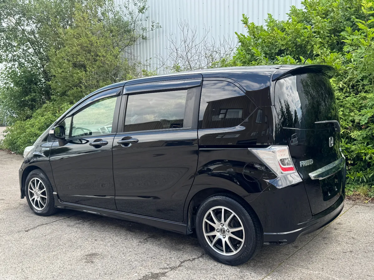 Honda Freed MPV, Petrol Hybrid, 2012, Black