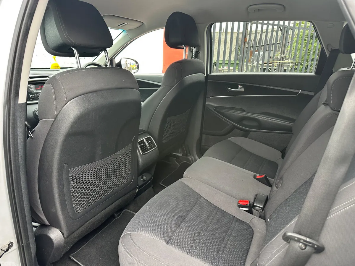 Kia Sorento SUV, Diesel, 2017, Silver