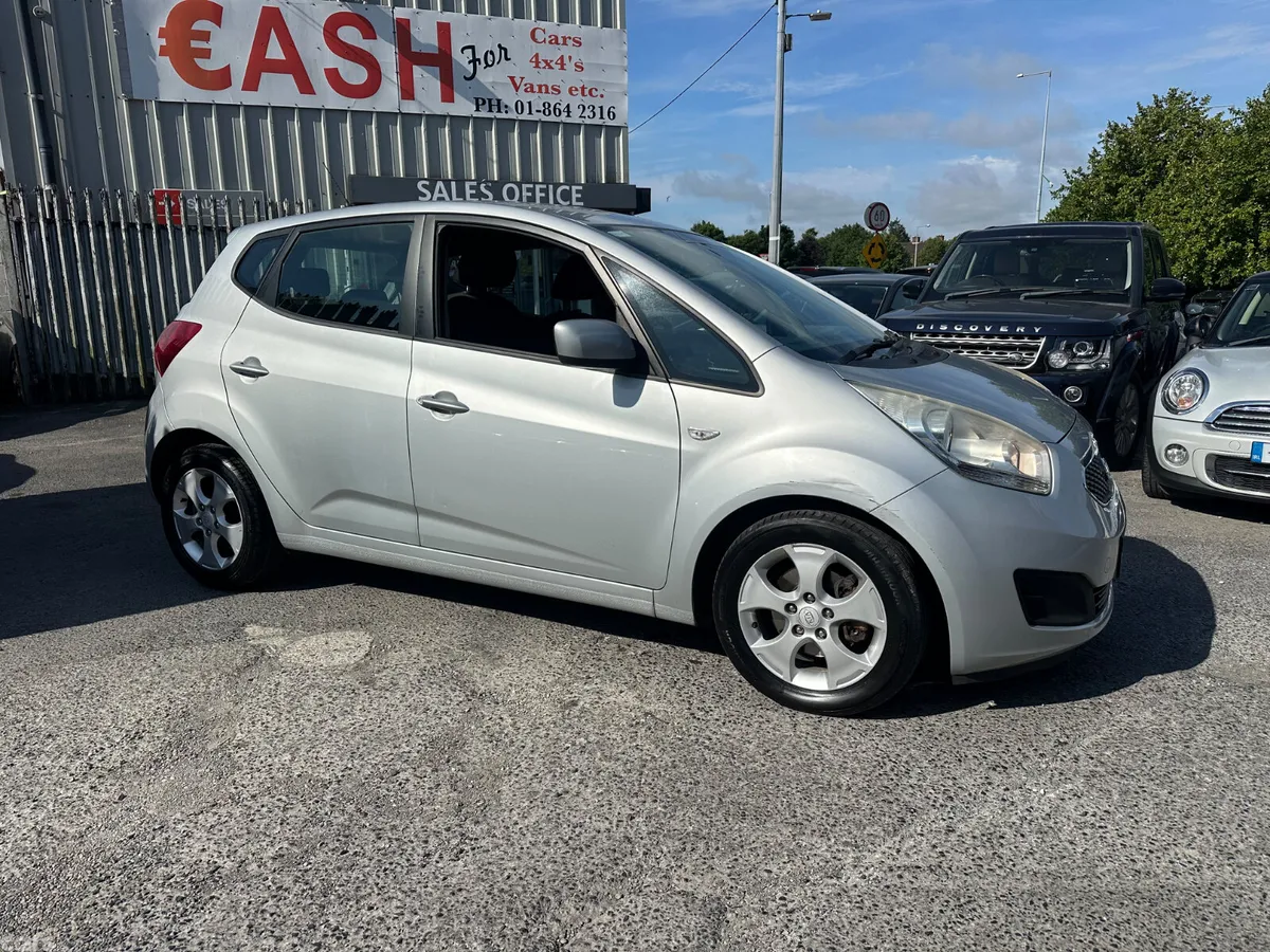 Kia Venga MPV, Diesel, 2011, Silver